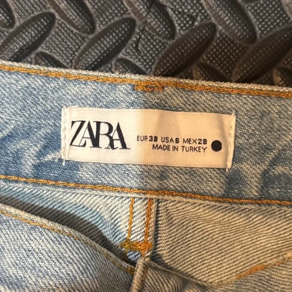 Zara Light Blue Boyfriend Jeans - Picture 2 of 6